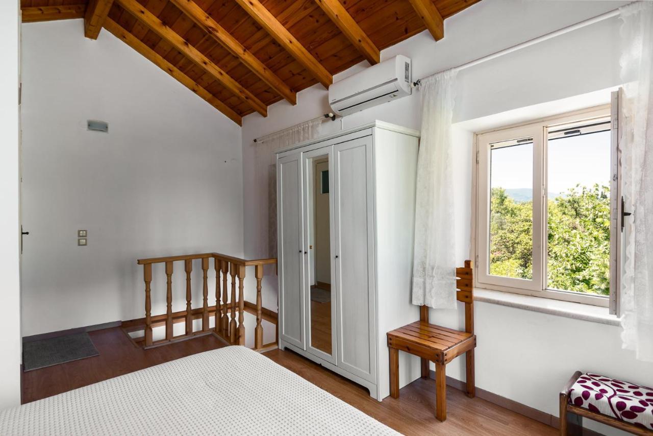 Traditional Rustic Maisonette By Konnect Agios Ioannis Peristerion Eksteriør bilde