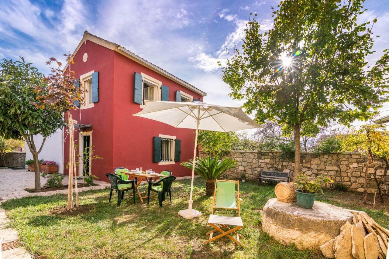 Traditional Rustic Maisonette By Konnect Agios Ioannis Peristerion Eksteriør bilde